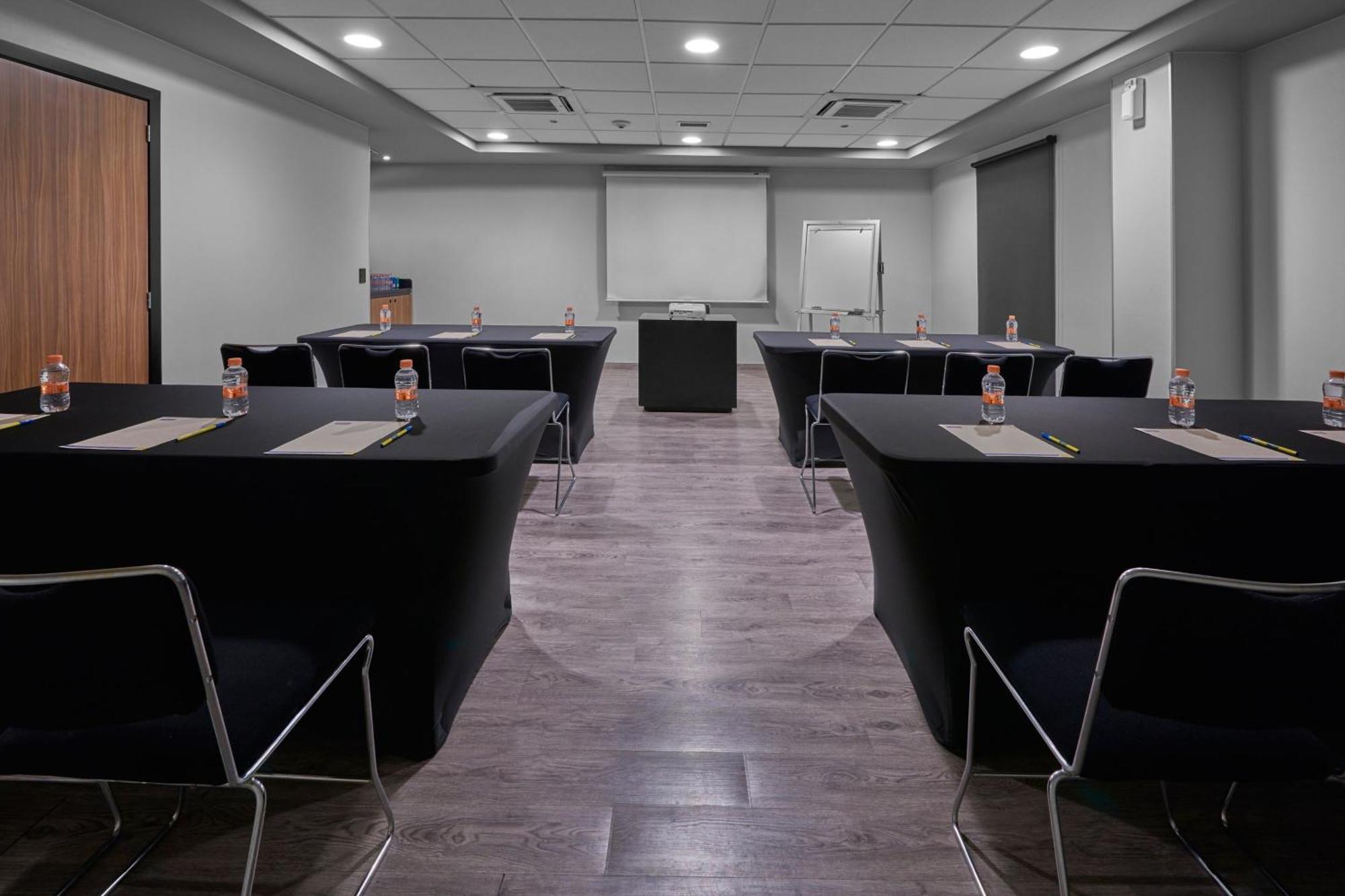 City Express By Marriott Lagos De Moreno Exterior photo
