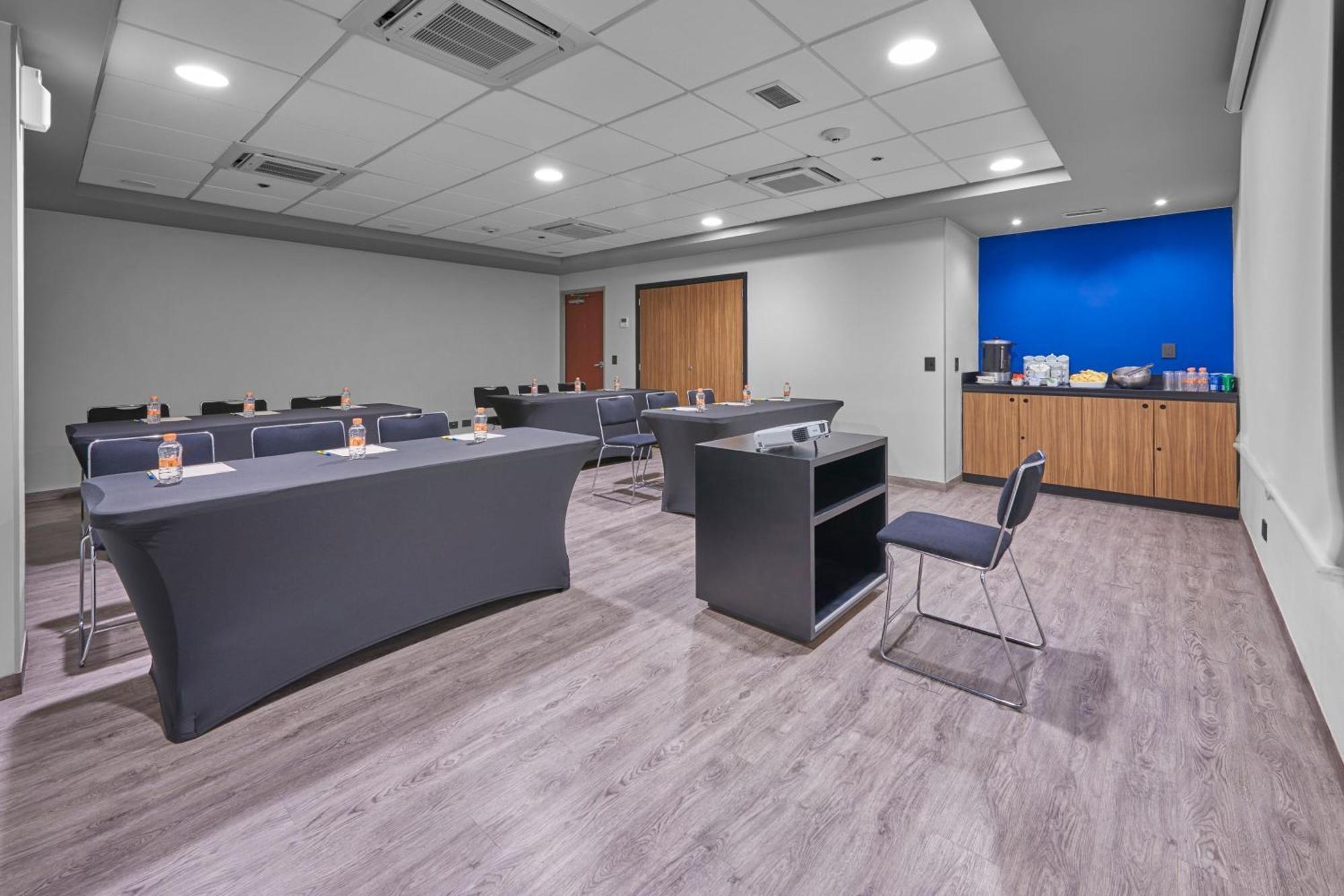 City Express By Marriott Lagos De Moreno Exterior photo