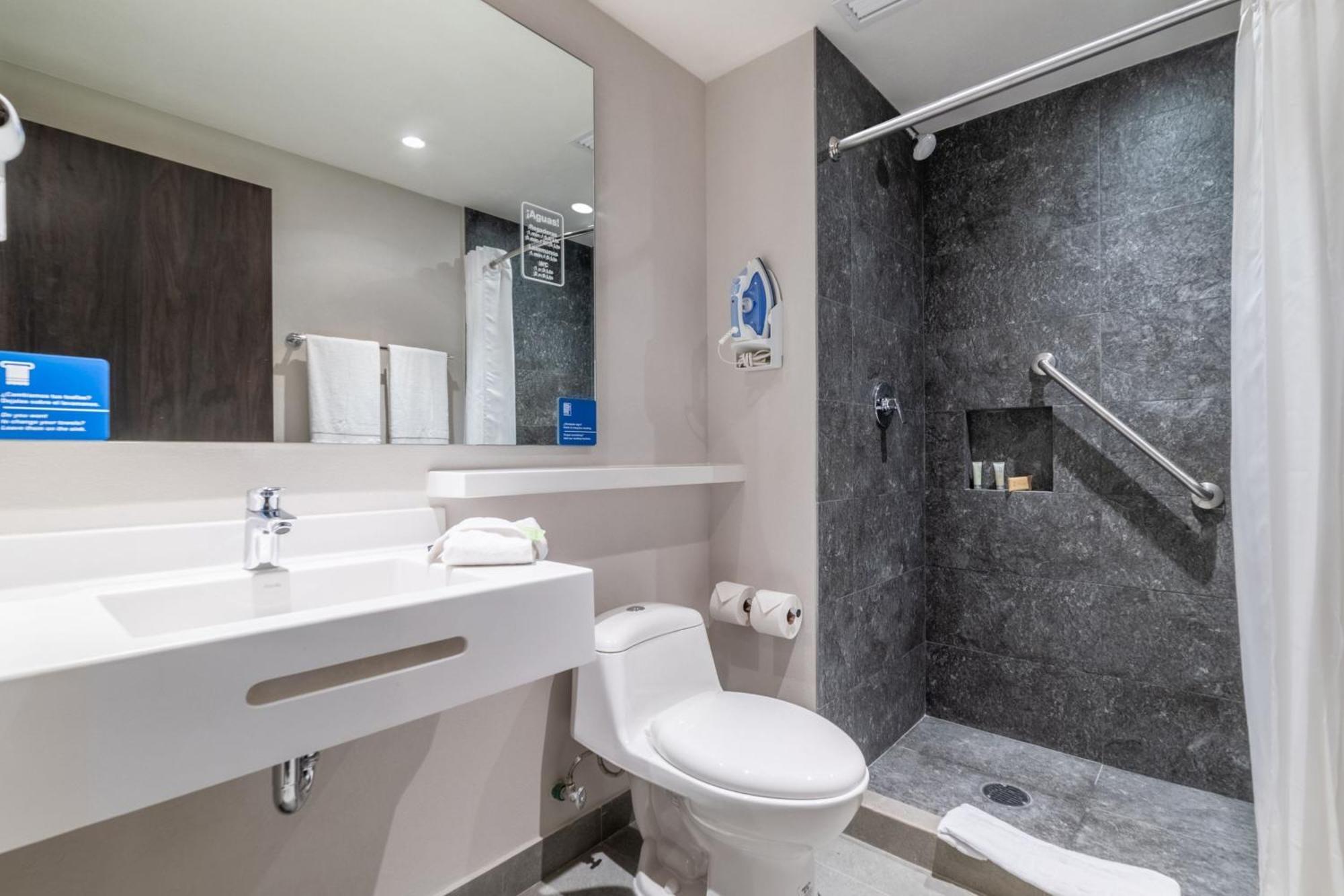 City Express By Marriott Lagos De Moreno Exterior photo